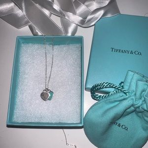 Return to Tiffany Mini Double Heart Tag Pendant in Sterling Silver With Diamond.